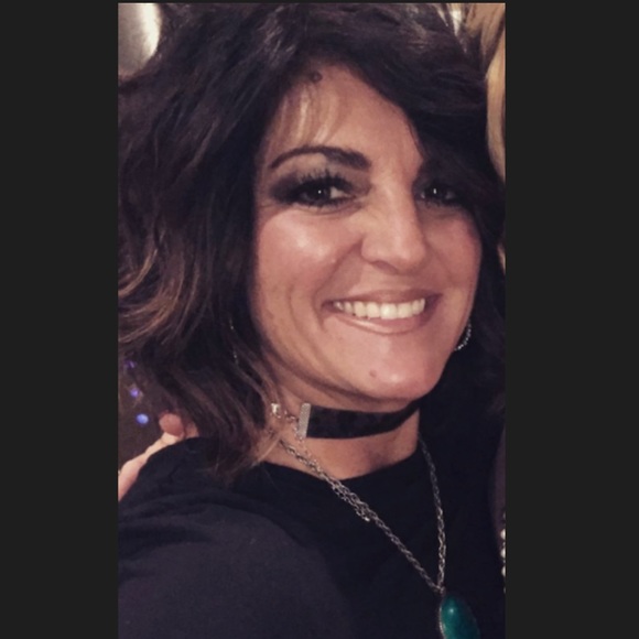 Meet your Posher, Leslie - Picture 2 of 4